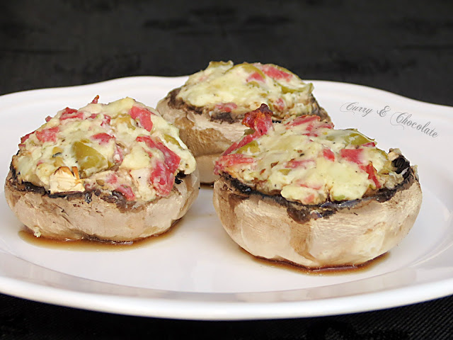 Champiñones rellenos de queso y salchichón de pavo Champiñones rellenos de queso y salchichón de pavo