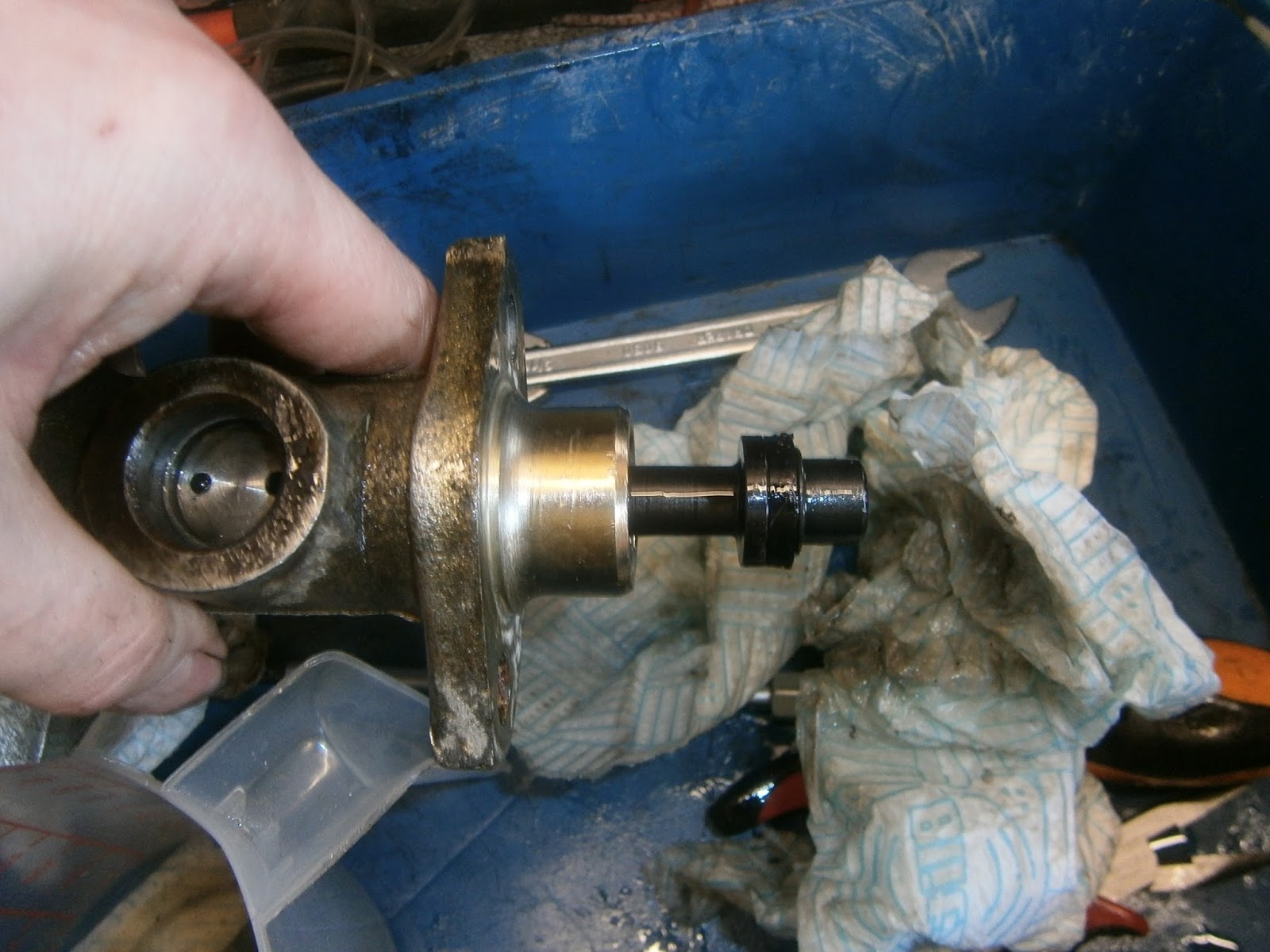 MGB GT Rubber Bumper Limited Edition Restoration and Maintenance Rebuilding the MGB tandem