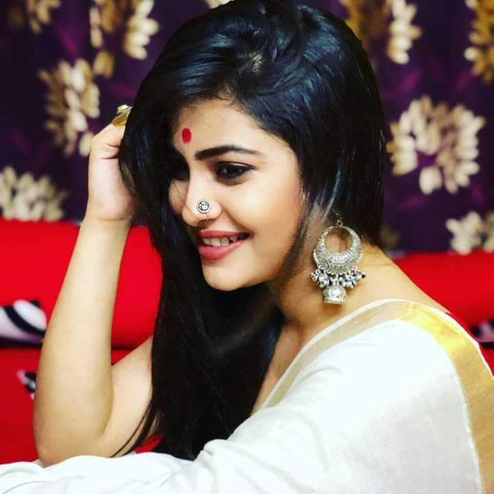 Jasmine Roy Latest Photo Gallery CineHub