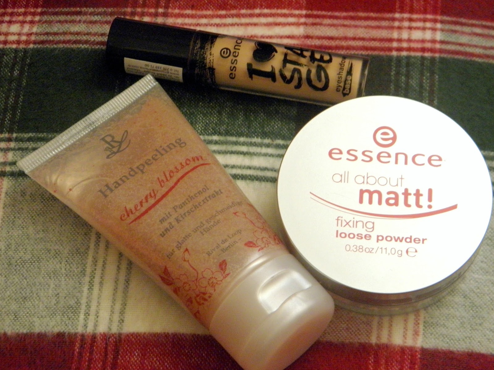 Essence матирующая пудра all about matt! fixing. Всеэссенция. Пудра essence all about matt. Essence all about matt fixing loose powder пудра. Essence компактная пудра all about matt матирующая.