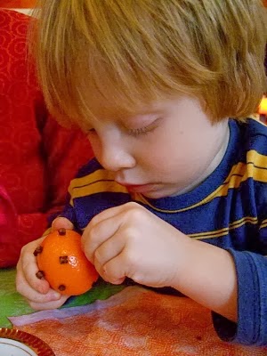 Make a Pomander Ball with Your Young Child