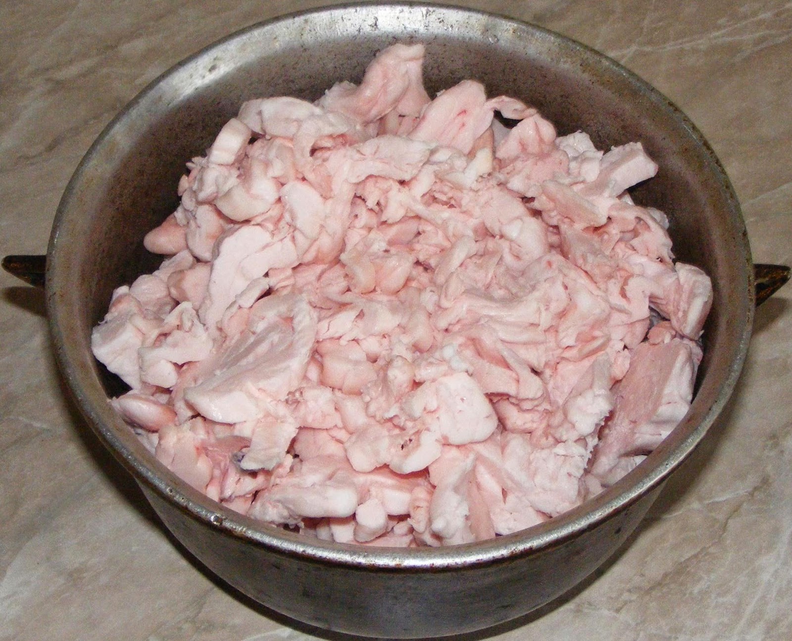 osanza, osanza de porc, osanza de la porc, osanza din porc, retete si preparate culinare cu osanza, osanza pentru untura, osanza pentru topit, retete cu porc, retete cu osanza, osanza pentru prepararea unturii, 