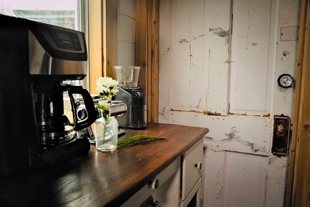 Bird's Nest Tiny House (192 Sq Ft) [ TINY HOUSE TOWN ]