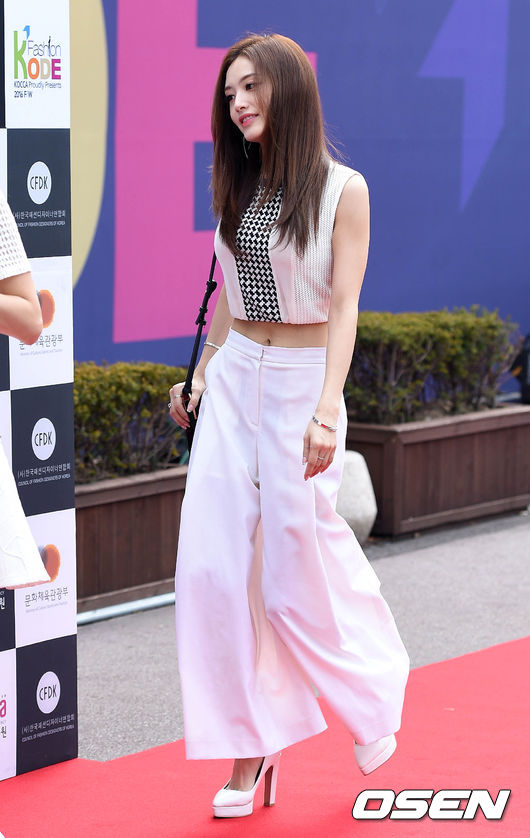 오늘자 서울패션위크 레인보우 김재경 | 인스티즈