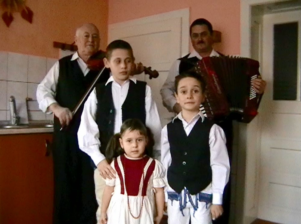Sóvidéki zene és tánc - Ráduly Mihály és családja előadásában 