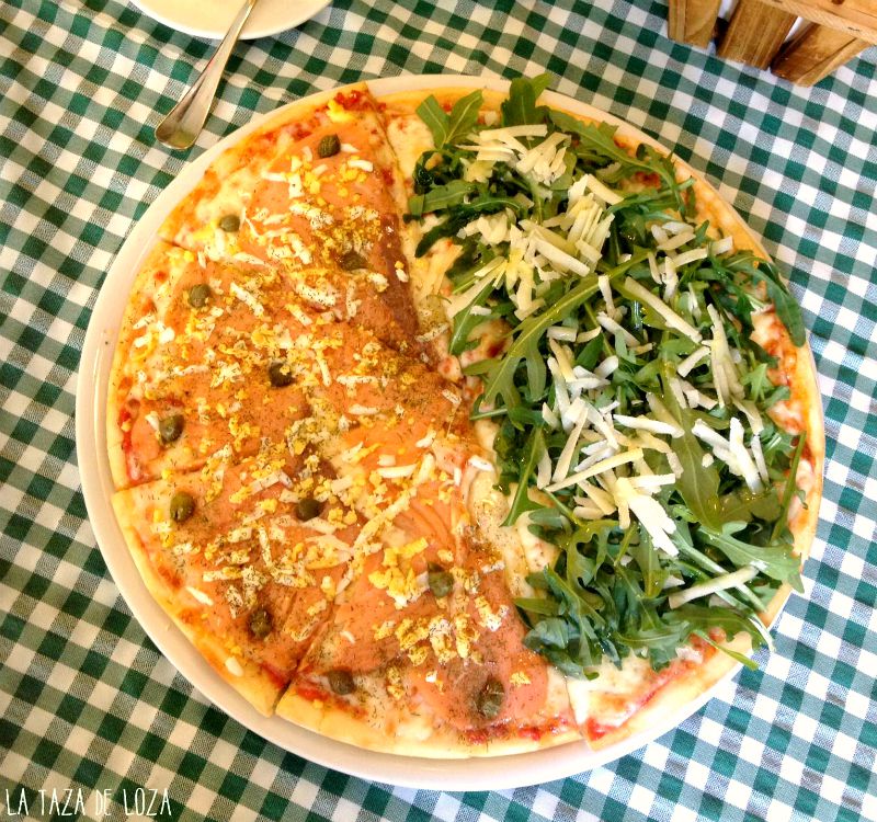 Pizza de salmón con masa hecha en casa