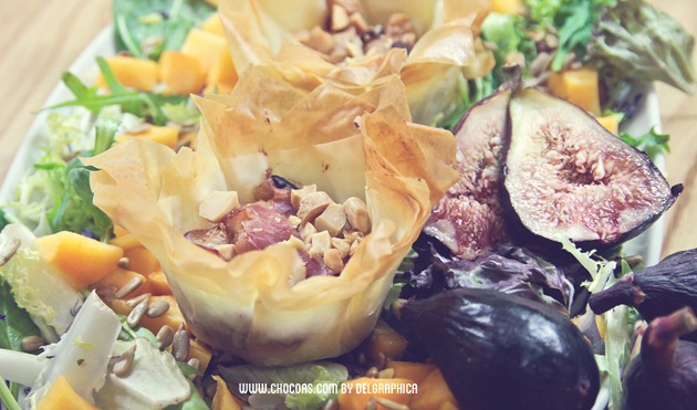 Cesta salada de pasta filo con relleno de higos y queso de cabra