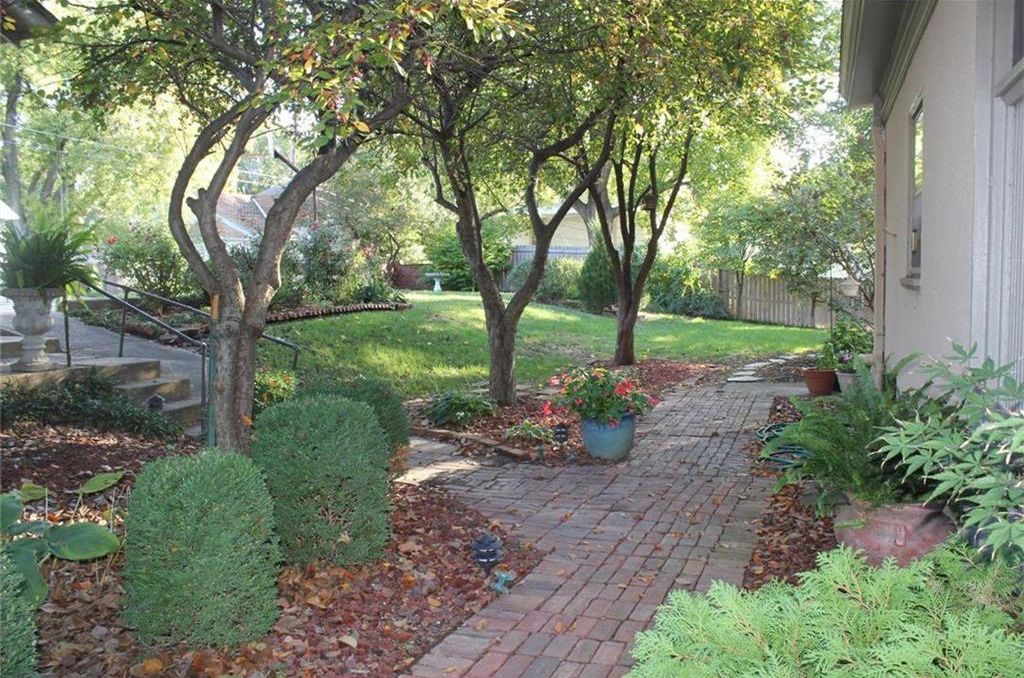 Sweet House Dreams 1876 Colonial Revival in Atchison, Kansas