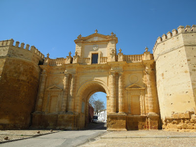 La Puerta de Córdoba en Carmona, viajes y turismo