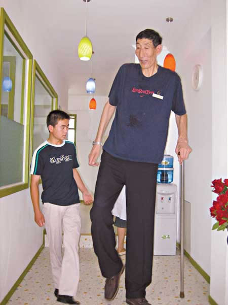cool boys pics amazing pics world s tallest man ever seen