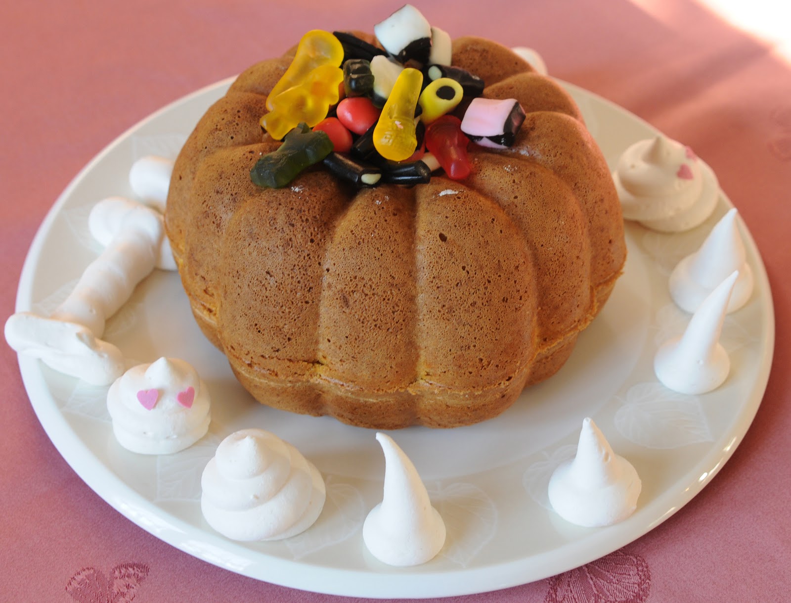 13 desserts, chacun: Gâteau 3D à la citrouille pour Halloween