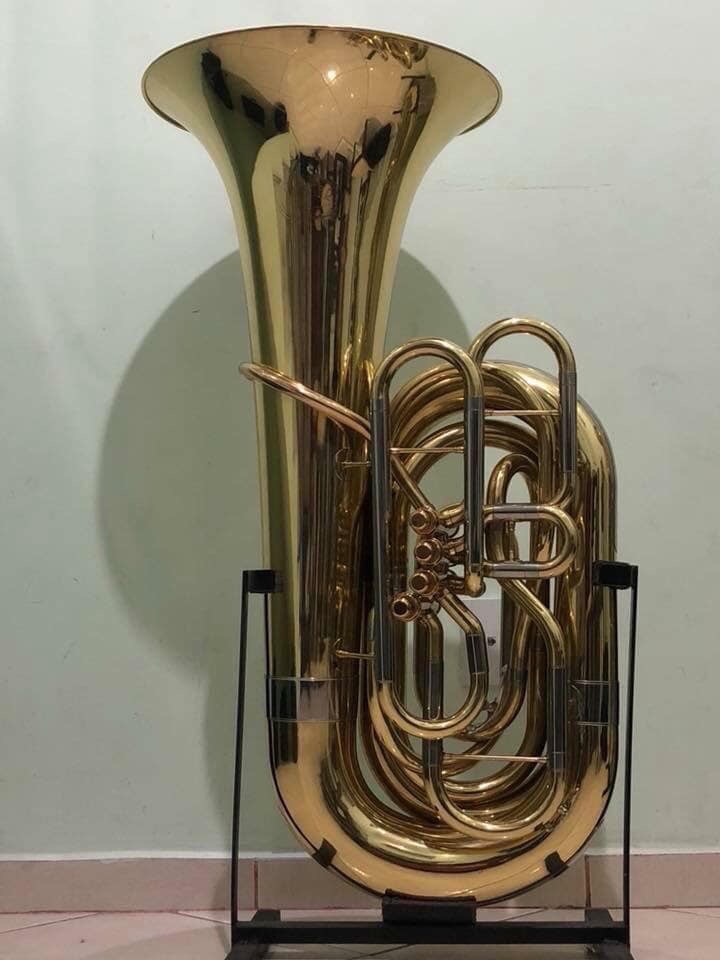 Tuba Jupiter 582 usada a casa das tubas tem quer comprar um instrumento