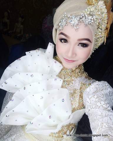Tasya Rosmala Tasya Rosmala