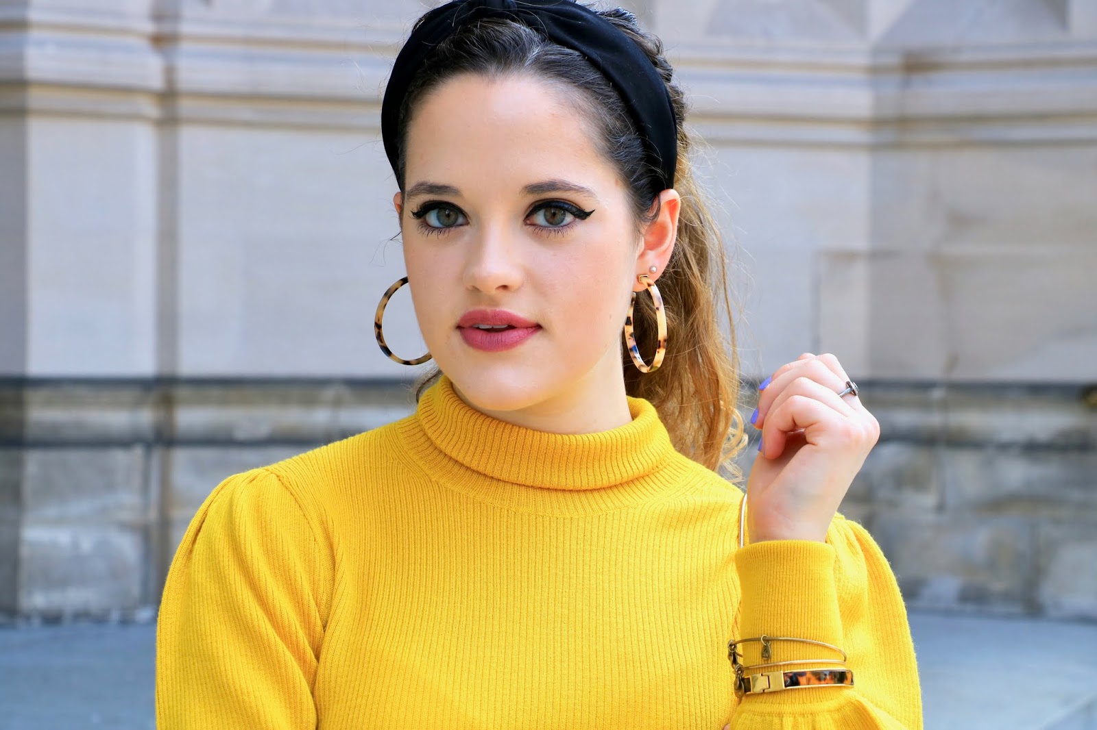 Nyc fashion blogger Kathleen Harper's statement cat eye makeup
