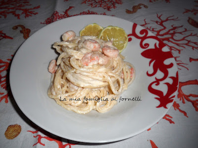 SPAGHETTI CON PESTO DI LIMONE E GAMBERETTI - La mia famiglia ai fornelli