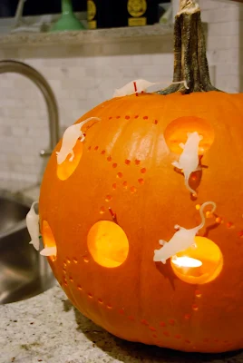 pumpkin carving idea | mouse house pumpkin ramblingrenovators.ca