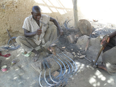 LE FORGERON AFRICAIN