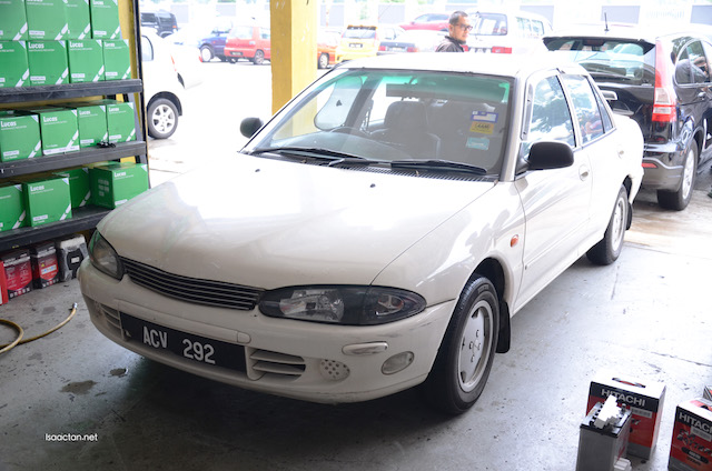 The poor wira, which battery died the moment we arrived at the workshop