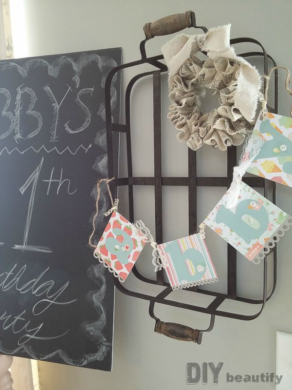 Banner and chalkboard birthday party idea for tween girl | DIY beautify
