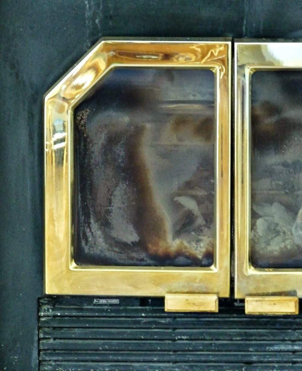 How To Paint Fireplace Doors And Vents Dans Le Lakehouse