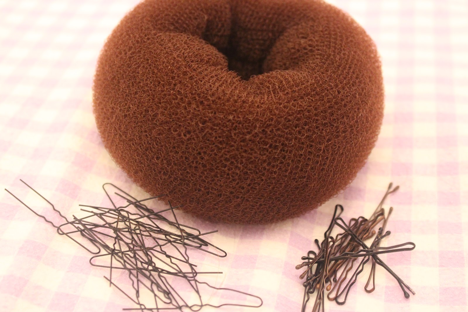 Doughnut head — the effortless bun hair style Discovering Beauty