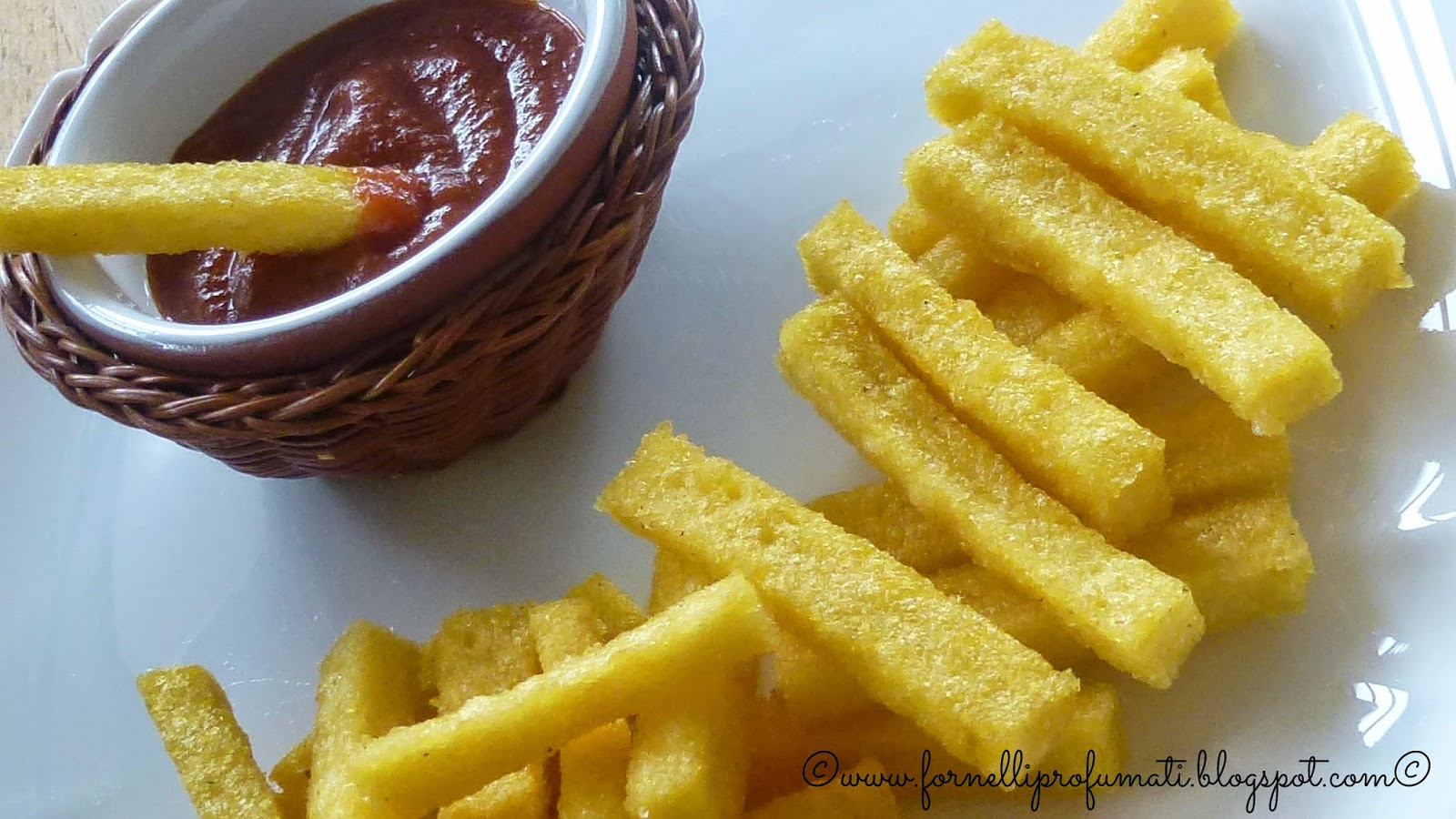 ketchup home-made  e patatine di polenta