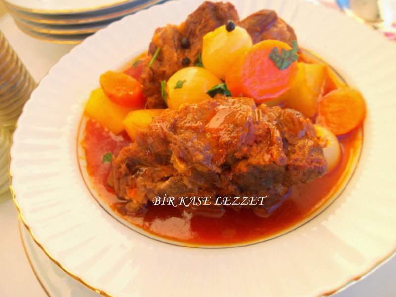 YAHNİ TARİFİ Bir Kase Lezzet