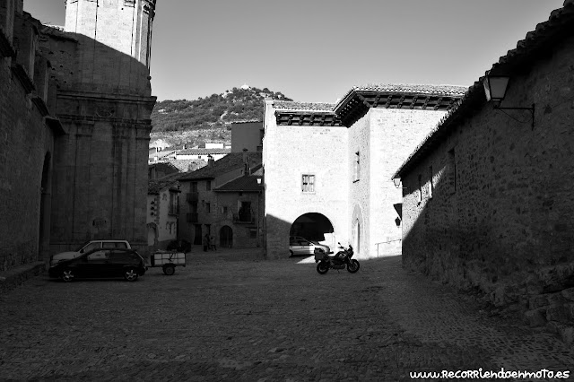 Plaza de la iglesia, Tronchón