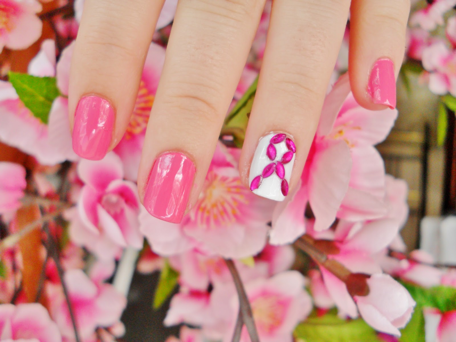 PortugueseDoll: Breast Cancer Awareness Nails!