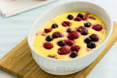 Yoghurt Custard with Mixed Berries02