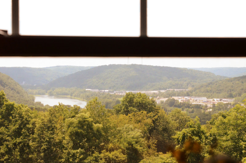 Summer at the Lake River Ridge Farm in Franklin Inside the House