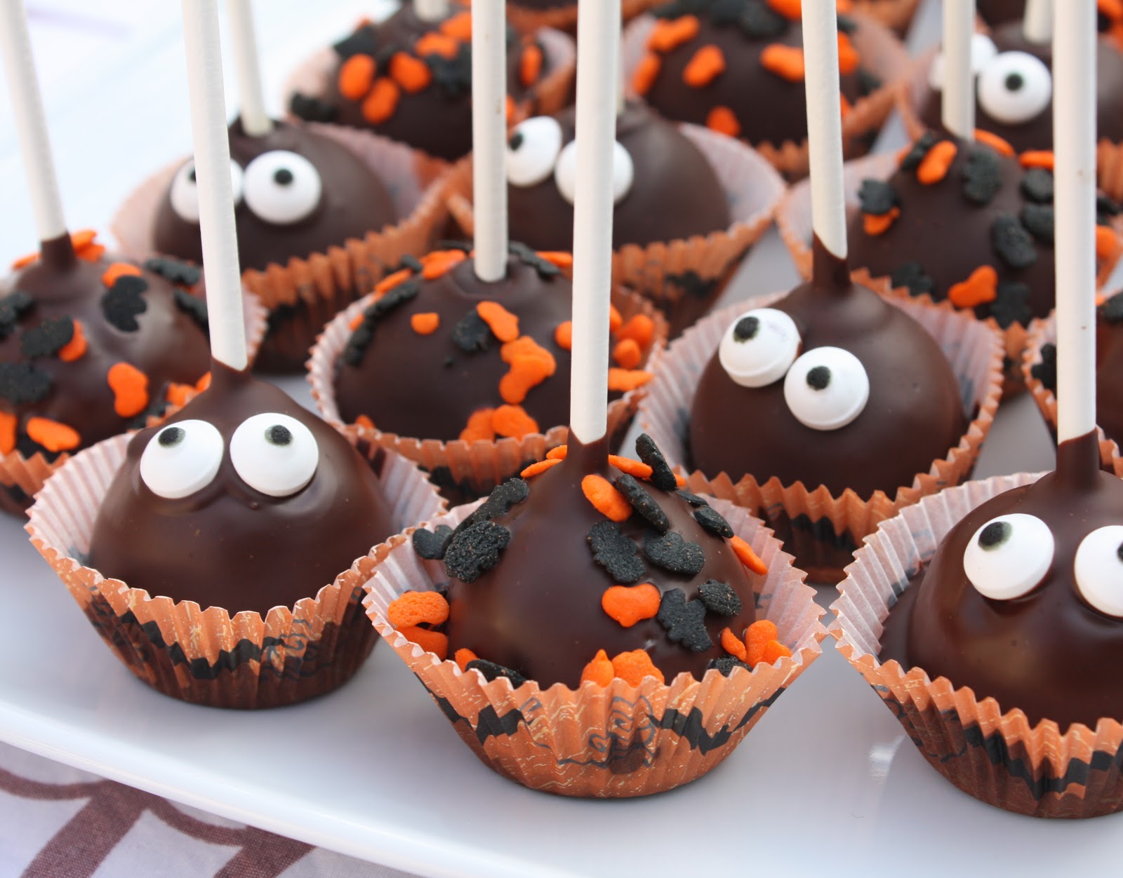 Une irrésistible envie de ...: Cake Pops d&amp;#39;Halloween