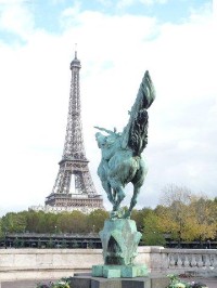 HIGHLIGHTS OF PARIS AND VERSAILLES