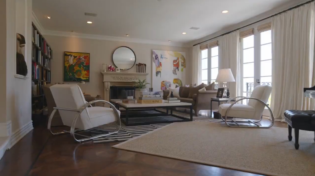 25 Photos vs. 721 Dolo Way, Los Angeles Interior Design Luxury Mansion Tour