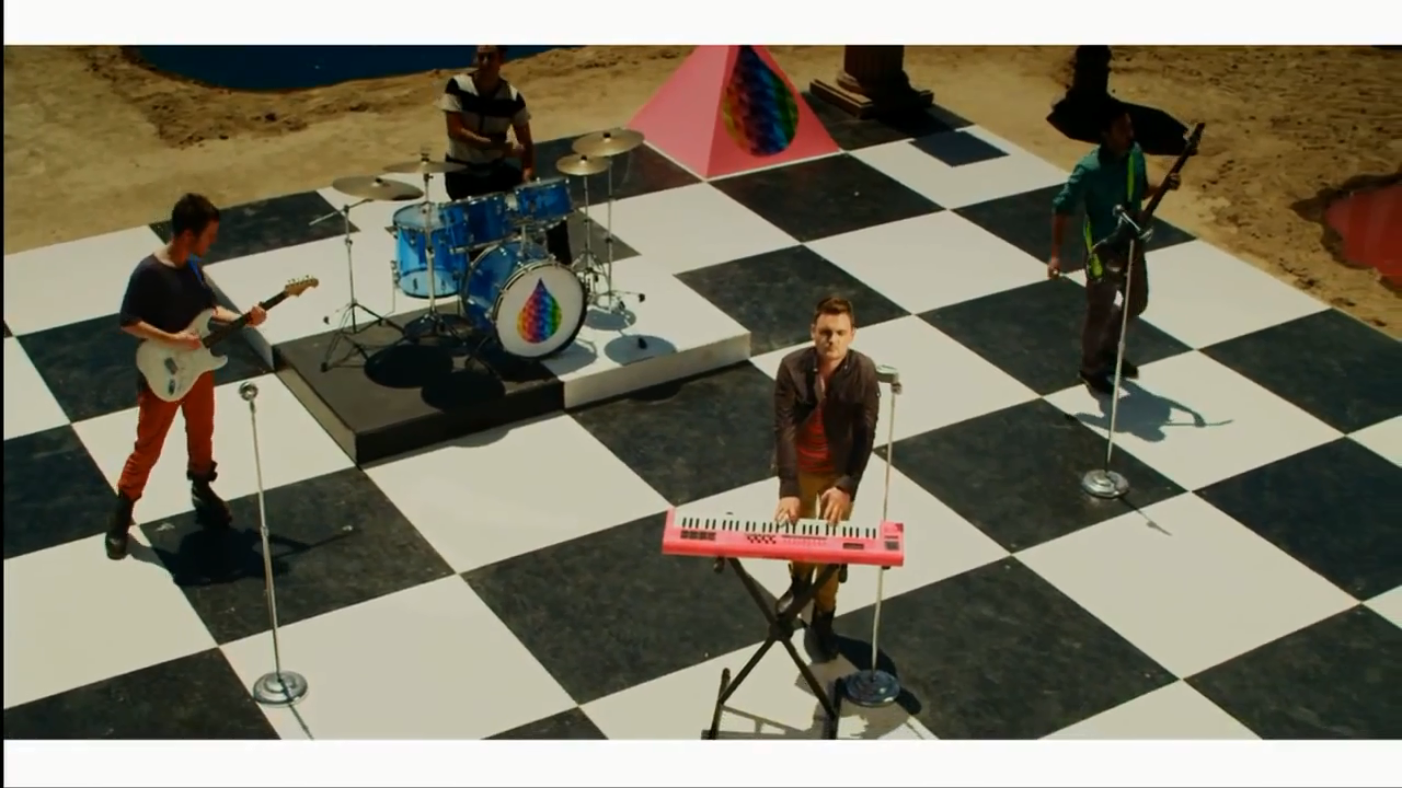 Strange Talk Climbing Walls Mais um Vídeo com Simbolismos Maçônicos