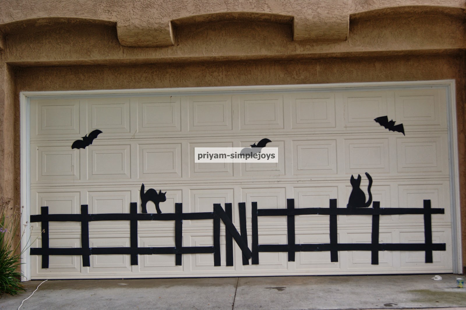 SimpleJoys: Halloween Garage Door