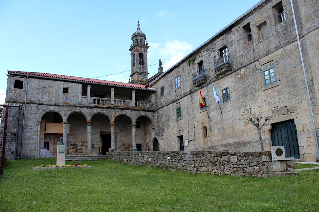 Monasterio de Santa María de Xunqueira de Espadañedo en la Ribera Sacra, Orense
