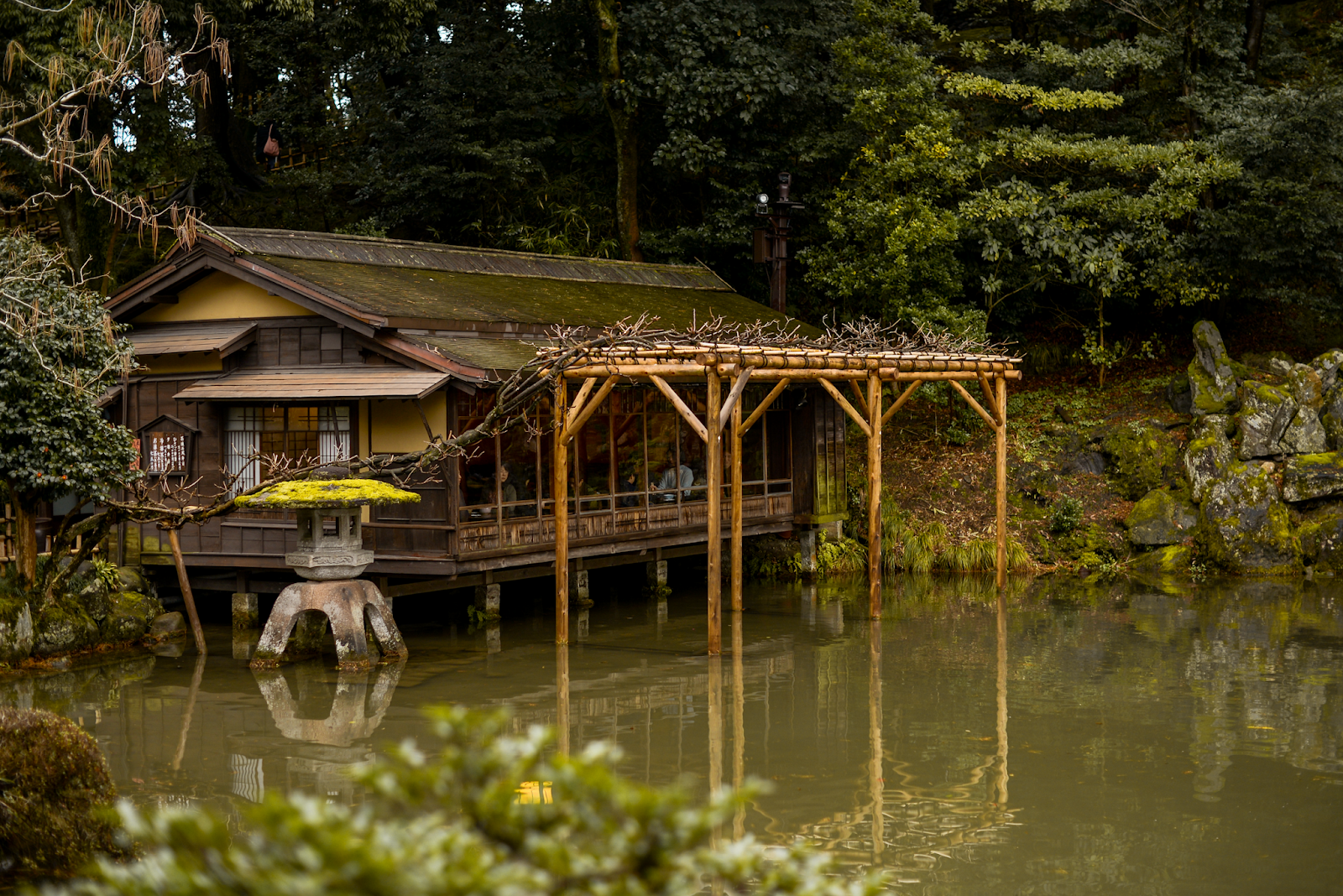 Kenrokuen Park in Kanazawa Kanazawa trip from Tokyo, must-visit cities in Japan, Nishi Chaya District, Higashi Chaya District, photogenic and charming towns in Japan - FOREVERVANNY