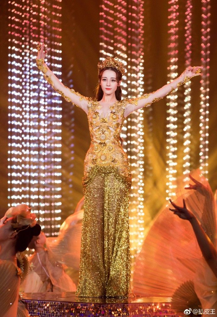 Mỹ nhân ‘cực phẩm’: Địch Lệ Nhiệt Ba hoá thân thành Nữ thần Kim Ưng, xuất sắc như tiên giáng trần Mỹ nhân ‘cực phẩm’: Địch Lệ Nhiệt Ba hoá thân thành Nữ thần Kim Ưng, xuất sắc như tiên giáng trần