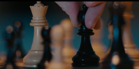 Literalmente de tudo - Finalmente vi ontem O dono do jogo - péssima  tradução para Pawn sacrifice, que seria sacrifício de peão. Bobby Fischer  é um personagem tão cativante e impressionante que