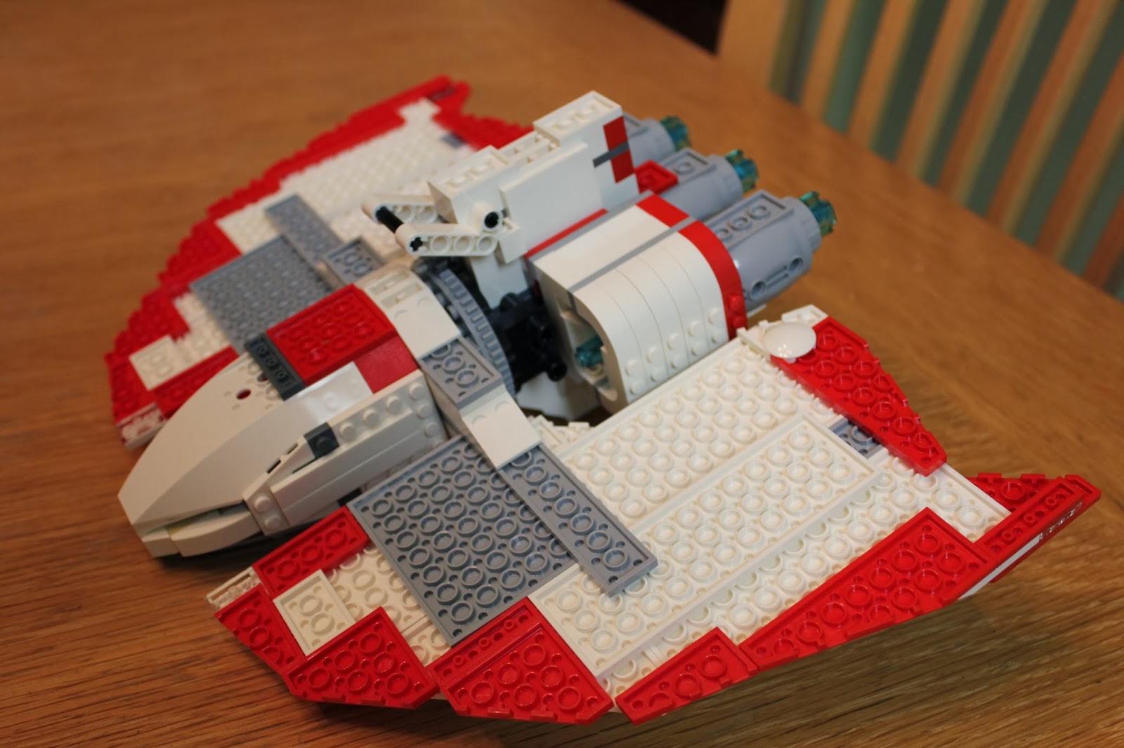 Sons of Twilight: Lego Star Wars: Jedi Shuttle