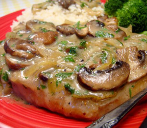 slow cooker pork chops with mushroom wine sauce
