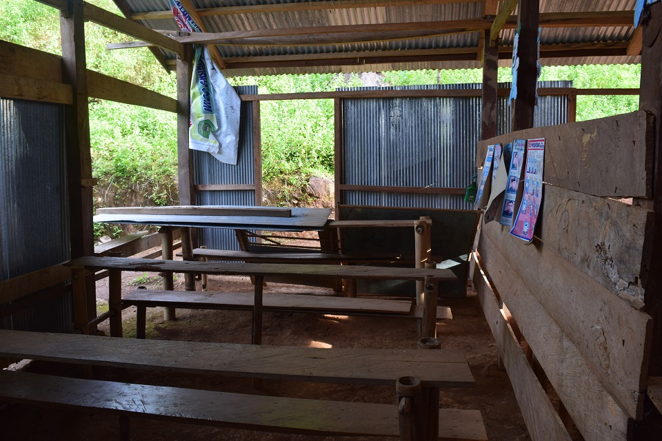 Renovasi Sekolah Adik-Adik di Dusun Bara
