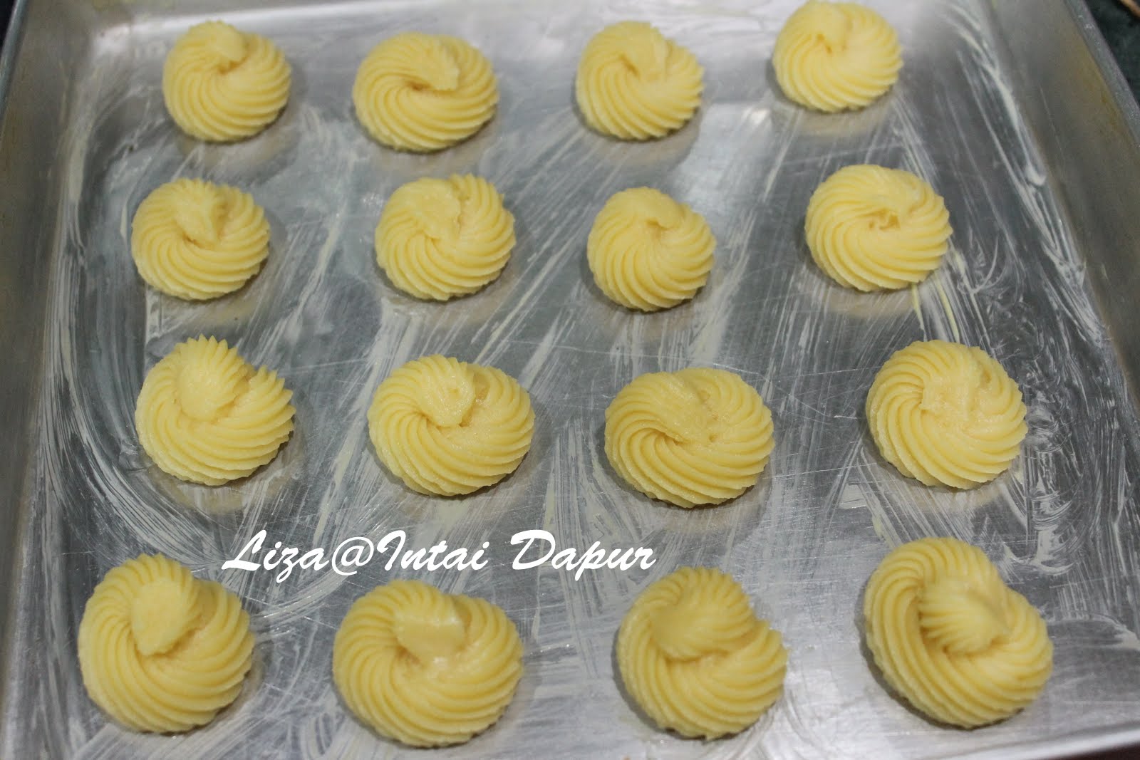 INTAI DAPUR: Cream Puff with Cream Custard