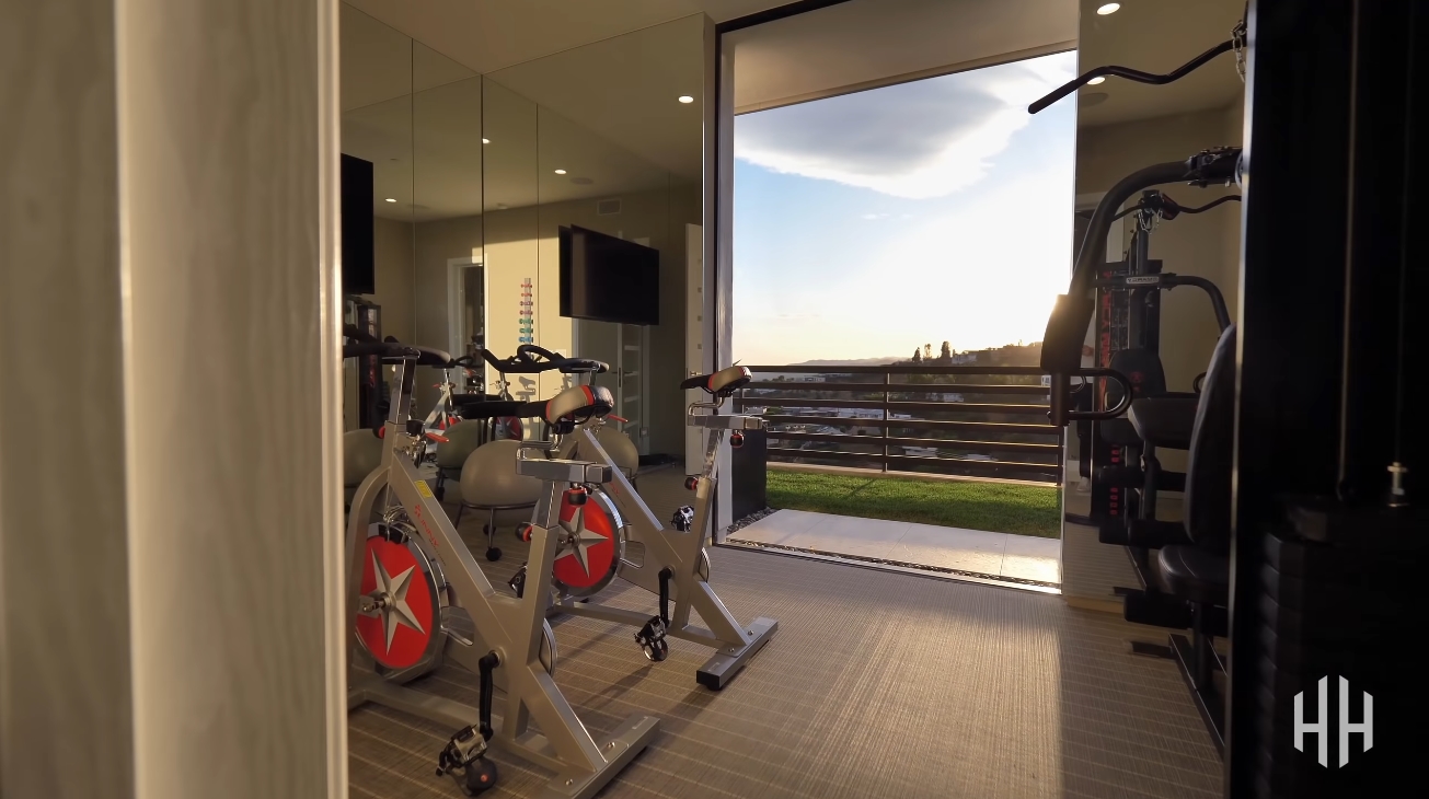 59 Photos vs. 1622 Viewmont Dr, Los Angeles vs. Luxury Mansion Interior Design Tour