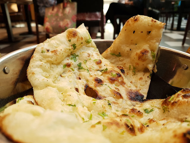 food blogger dubai omnia bharat silvena rowe indian garlic naan bread