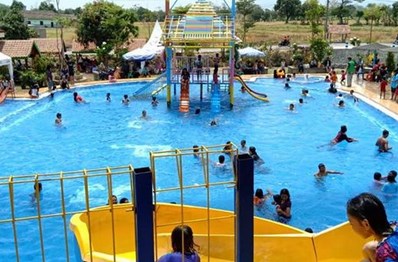 Tiket Masuk Jam Buka Dan Rute Kolam Renang Lesehan Pak Soleh Pandaan Travel Jaya