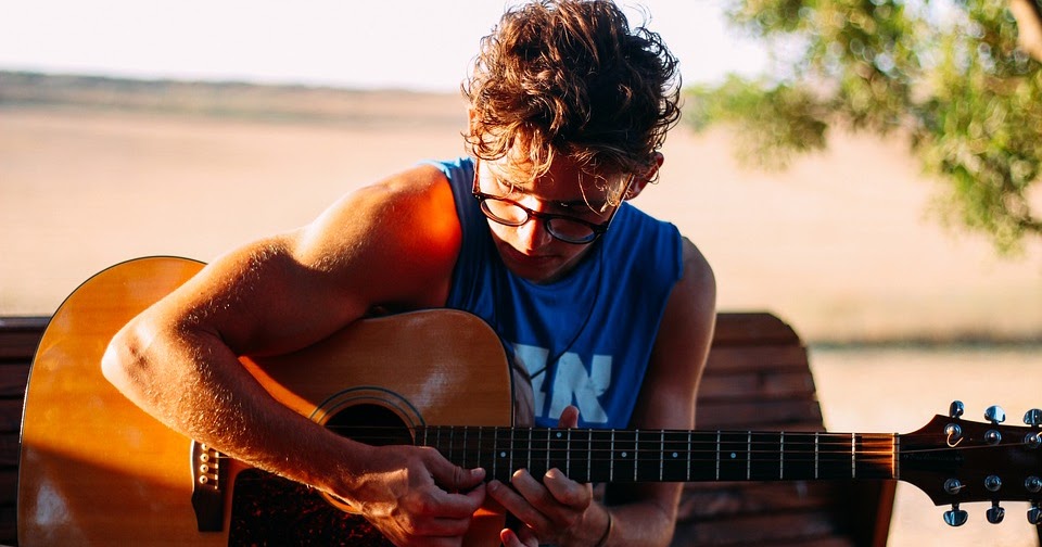 Belajar Gitar Fingerstyle Otodidak untuk Pemula