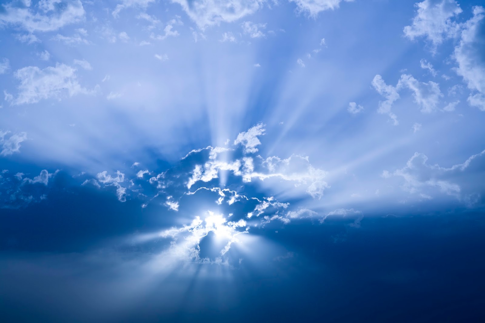 уходящая в даль. клип преснякова достучаться до небес. достучаться до небес пресняков слушать. прямо с небес до земли. сказочное небо.