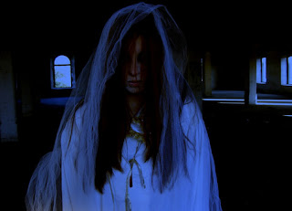 99 Arti Mimpi Hantu Wanita-Dikejar, Disukai, Diganggu, Dicekik, Digigit